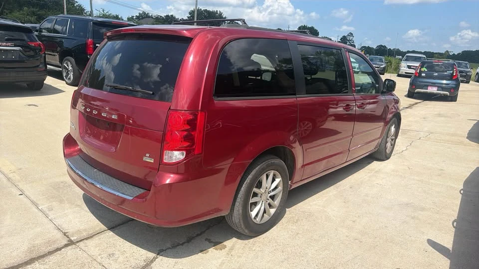 2014 Dodge Caravan - Image 5 of 10