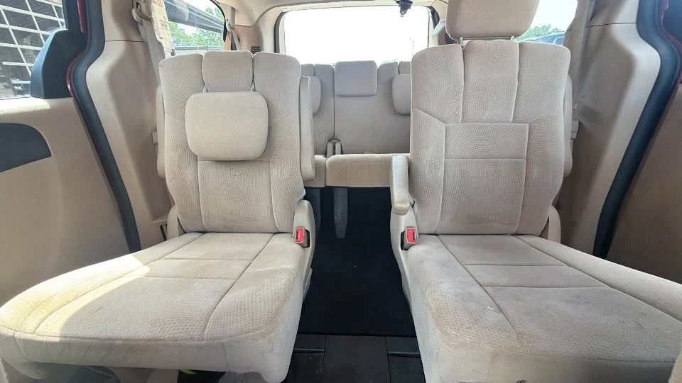2014 Dodge Caravan - Image 9 of 10