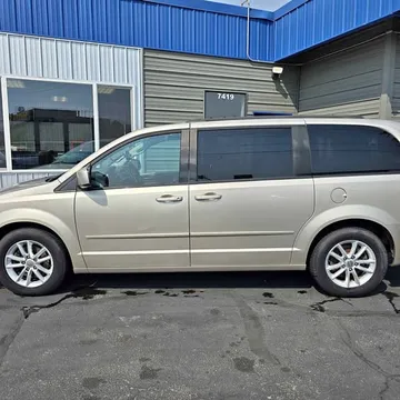 2014 Dodge Grand Caravan SXT Minivan 4D