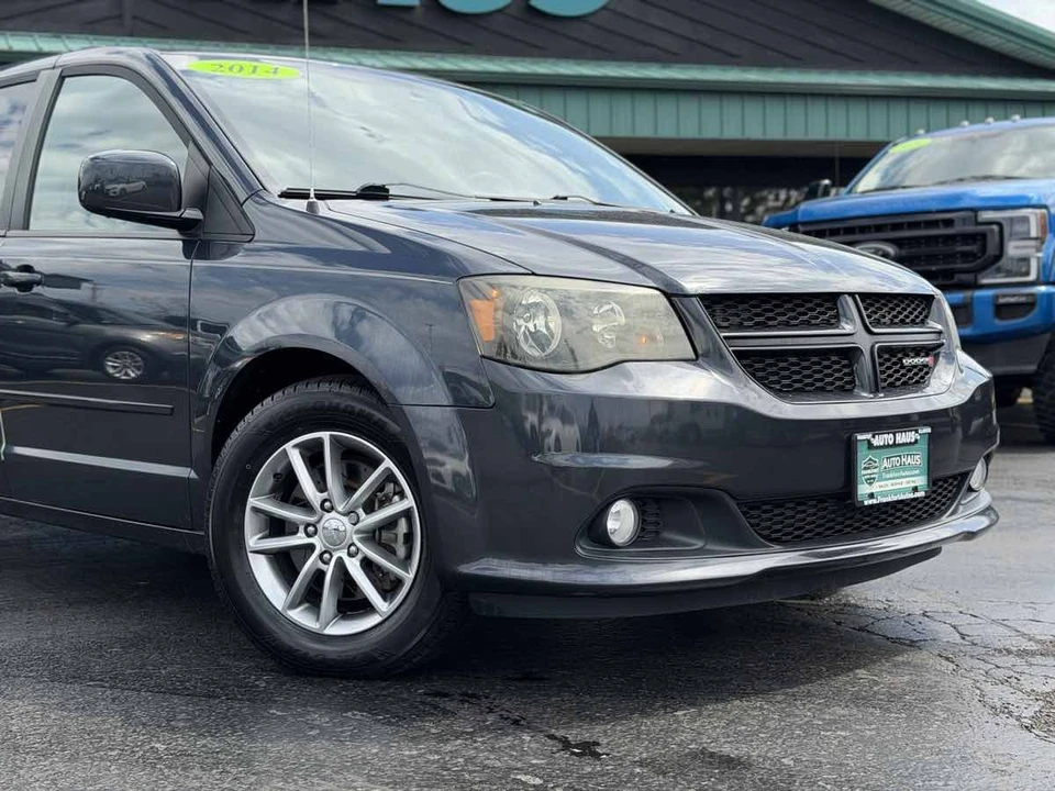 2014 Dodge Caravan - Image 3 of 12