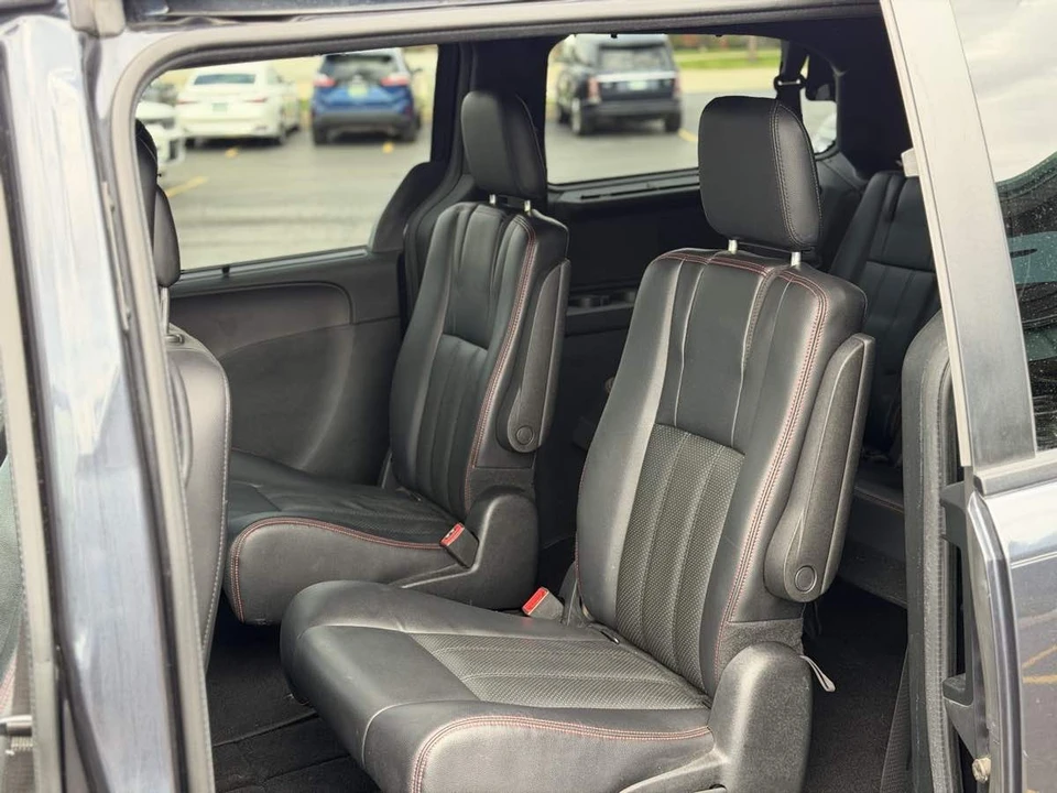 2014 Dodge Caravan - Image 7 of 12