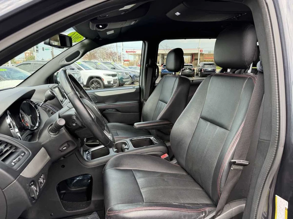 2014 Dodge Caravan - Image 8 of 12