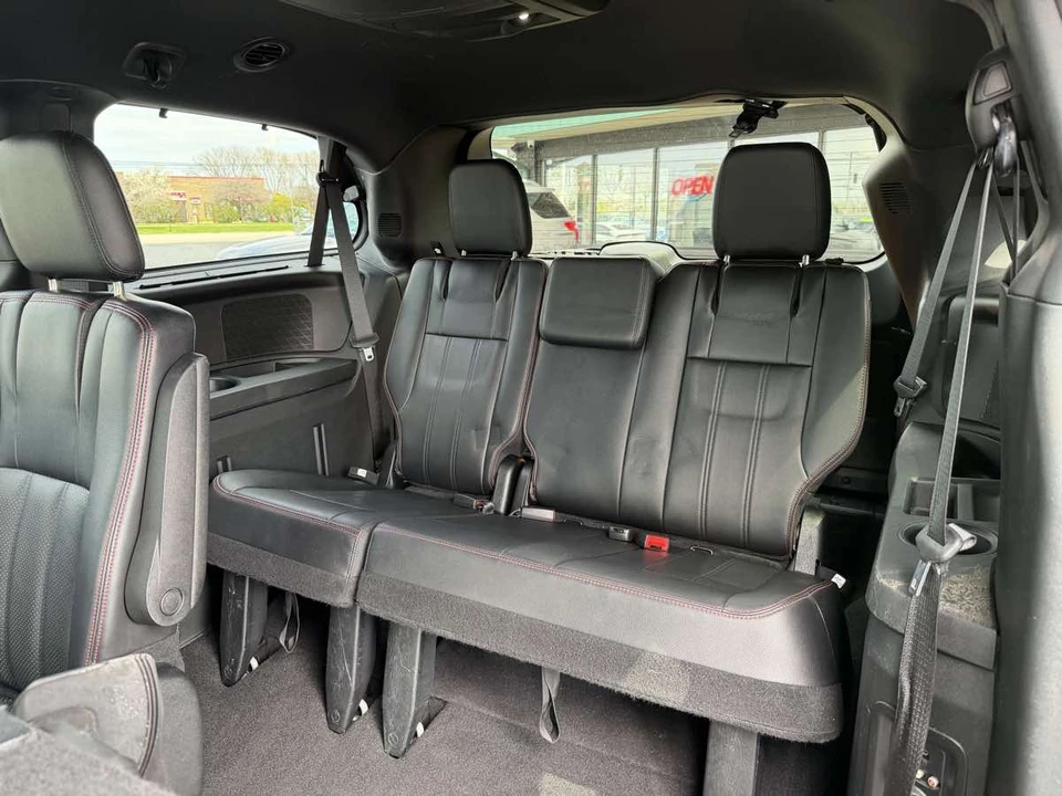 2014 Dodge Caravan - Image 10 of 12