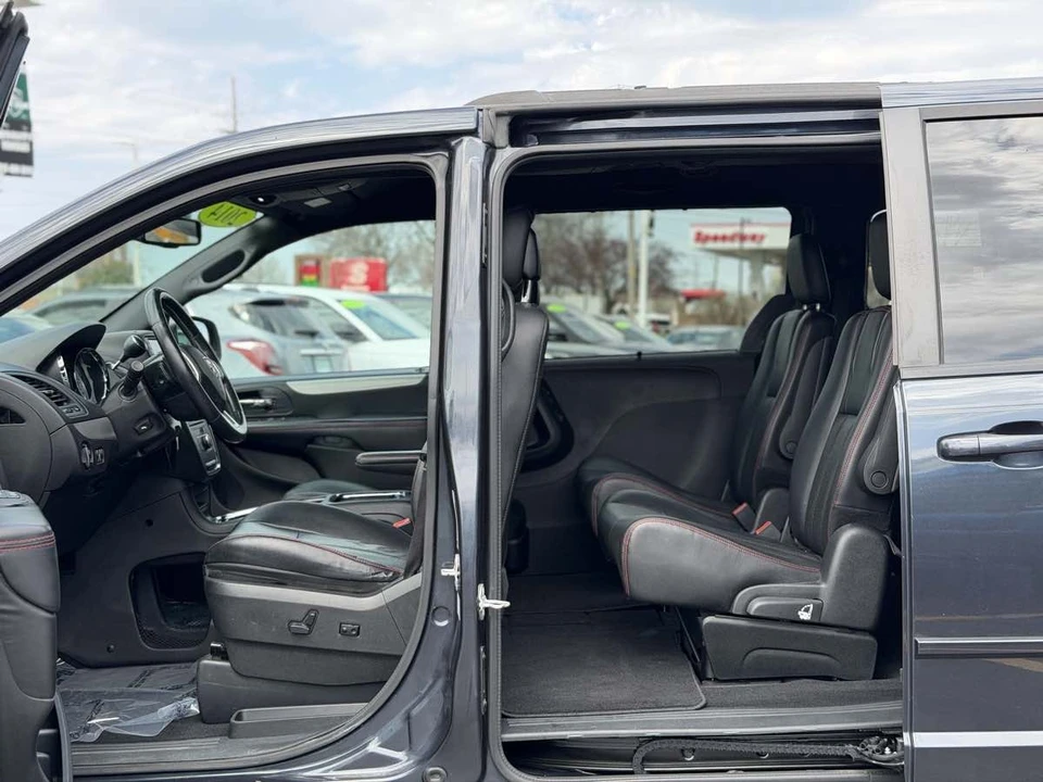 2014 Dodge Caravan - Image 6 of 12
