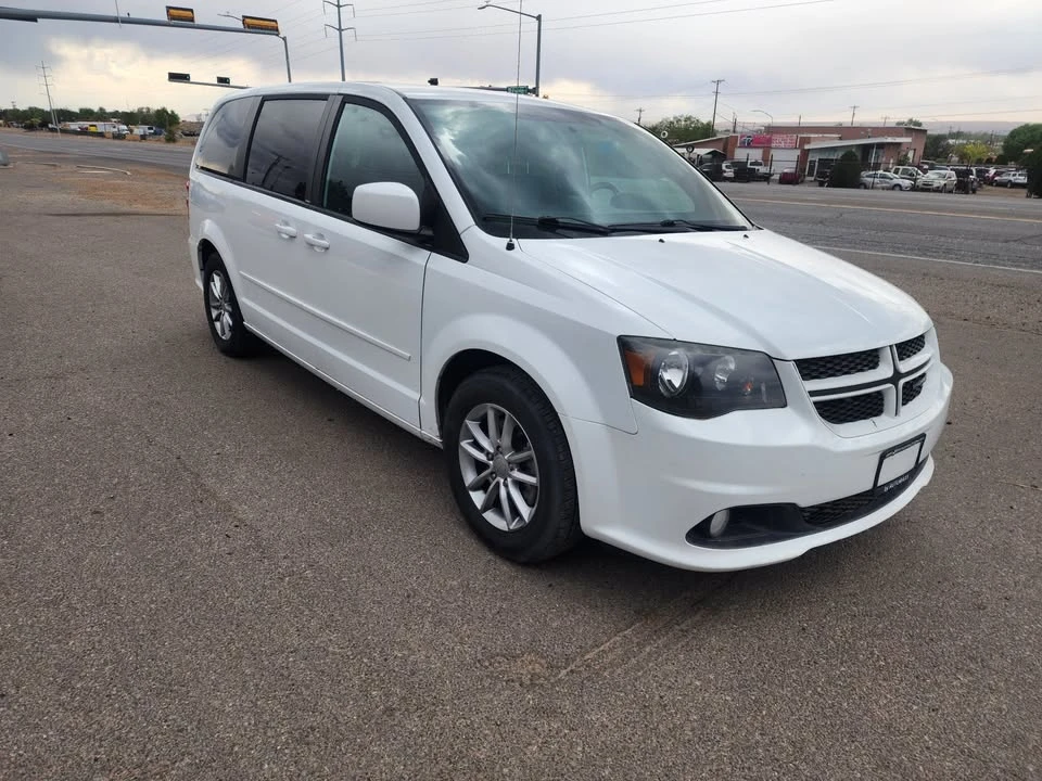 2014 Dodge Caravan - Image 2 of 12