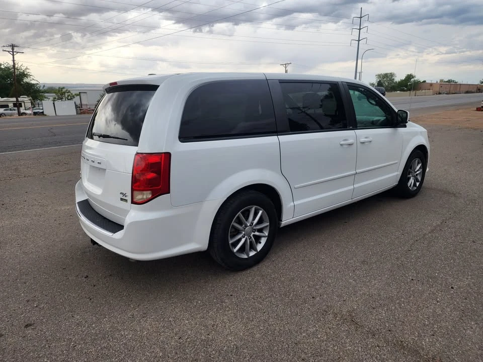 2014 Dodge Caravan - Image 3 of 12