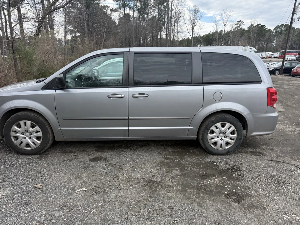 2014 Dodge Caravan - Image 5 of 15