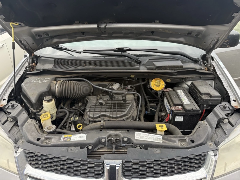 2014 Dodge Caravan - Image 13 of 15