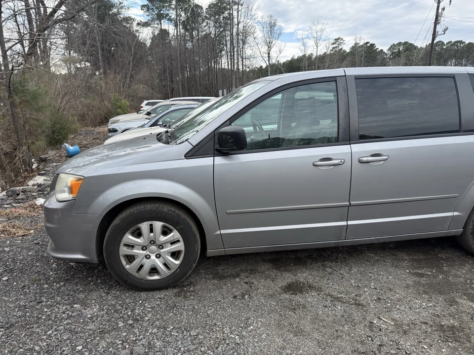 2014 Dodge Caravan - Image 6 of 15