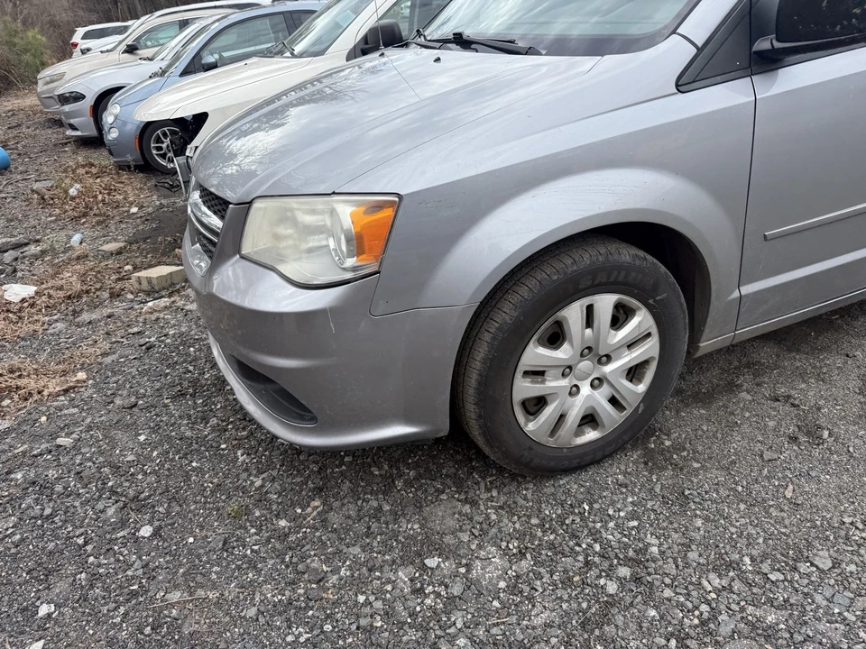 2014 Dodge Caravan - Image 4 of 15