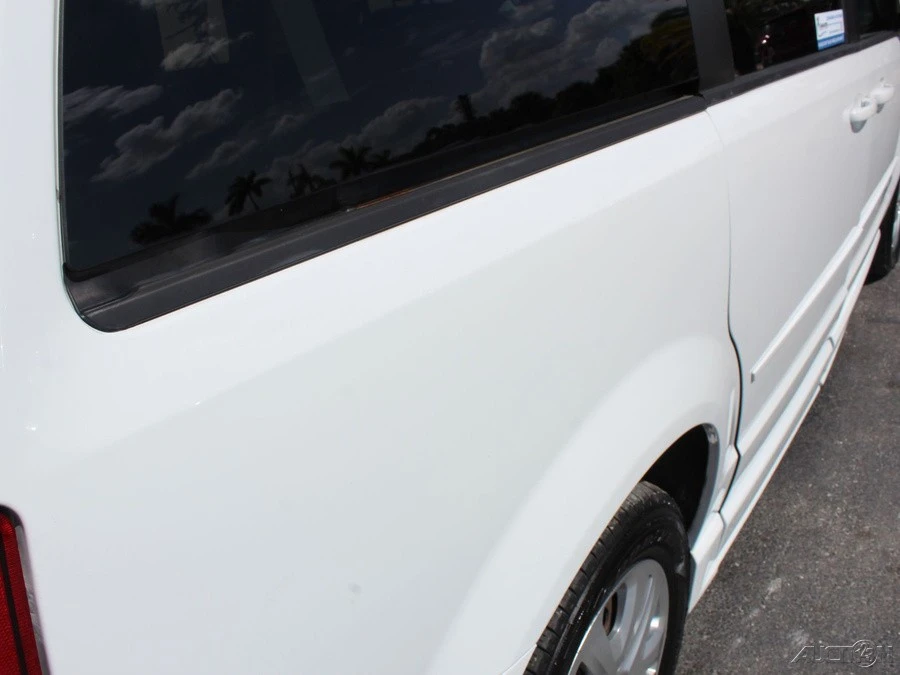 2014 Dodge Caravan - Image 12 of 12