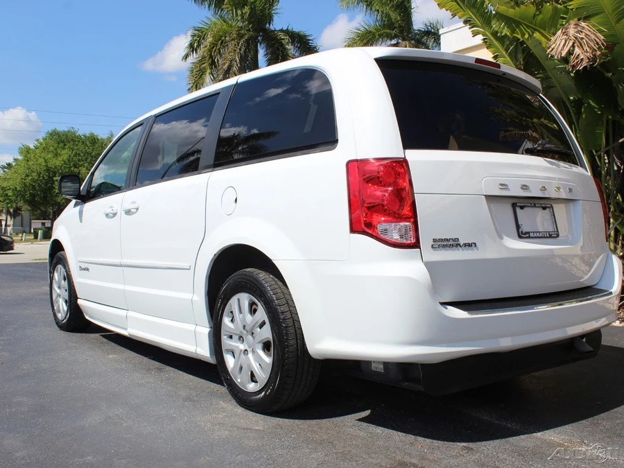 2014 Dodge Caravan - Image 8 of 12