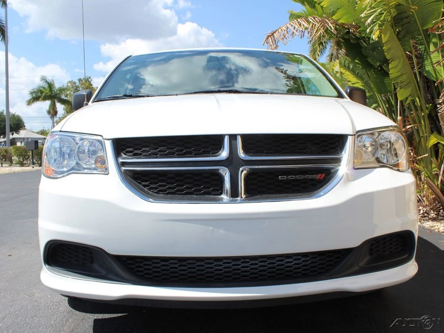 2014 Dodge Caravan - Image 9 of 12