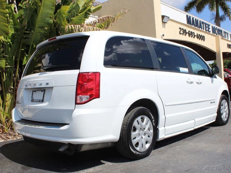 2014 Dodge Caravan - Image 5 of 12