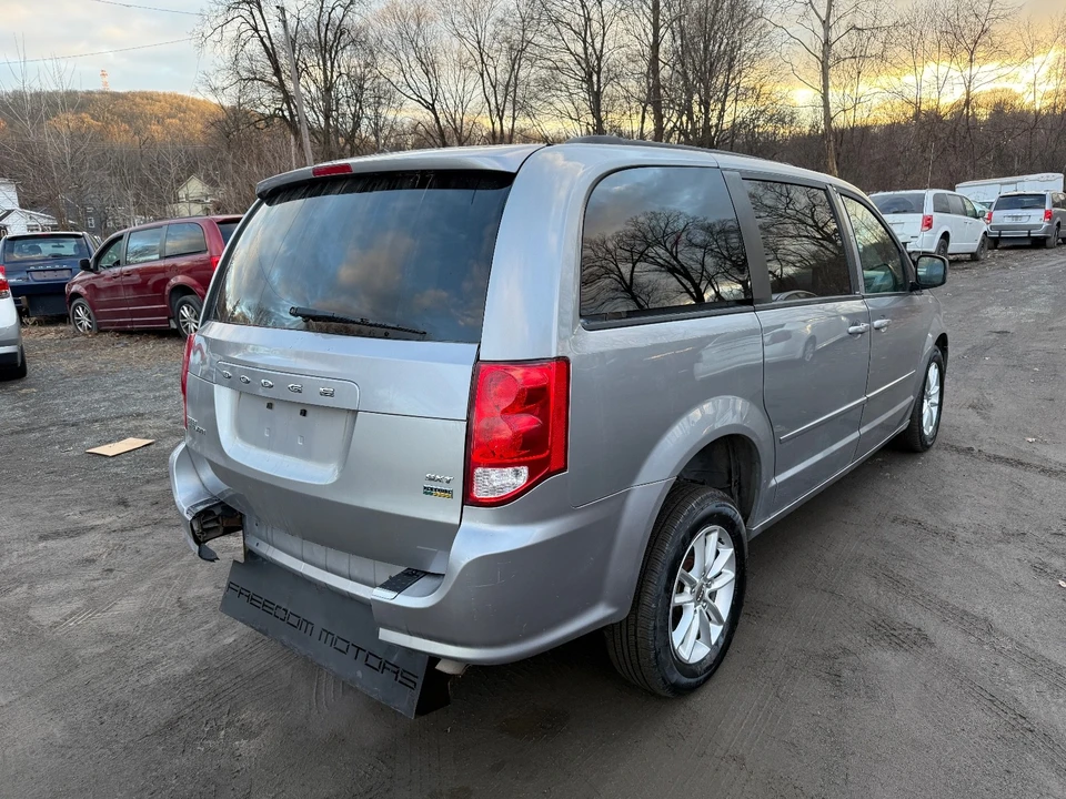 2014 Dodge Caravan - Image 6 of 20