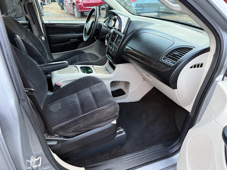 2014 Dodge Caravan - Image 14 of 20