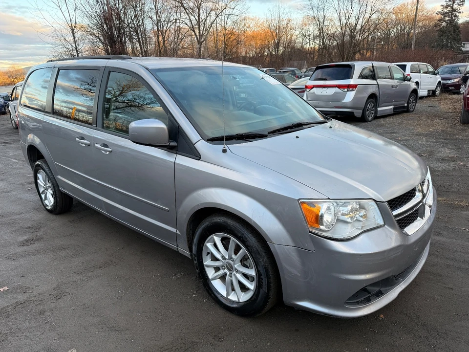 2014 Dodge Caravan - Image 8 of 20
