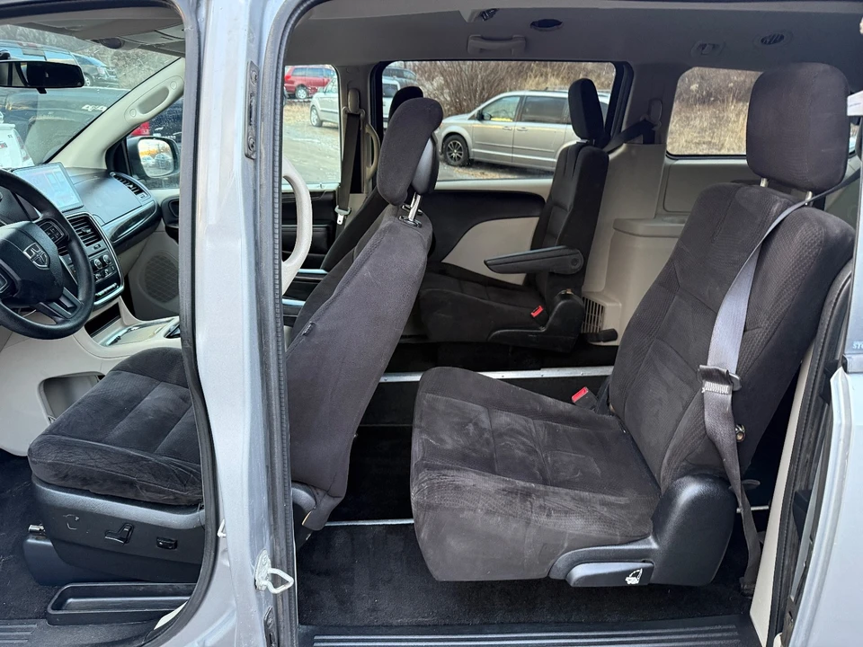 2014 Dodge Caravan - Image 17 of 20