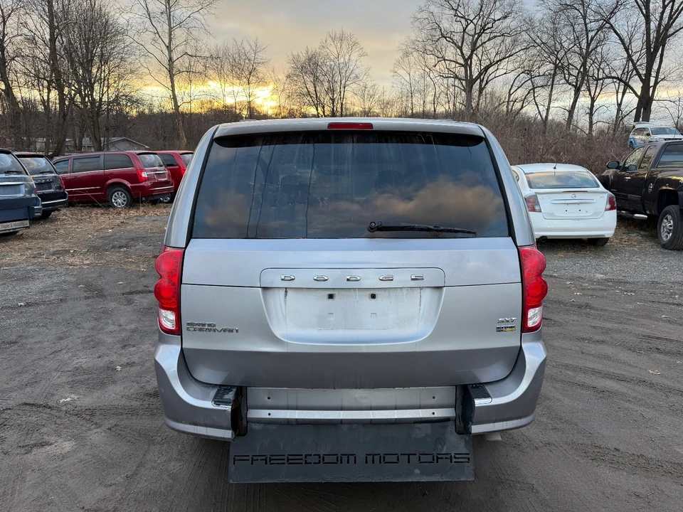 2014 Dodge Caravan - Image 5 of 20