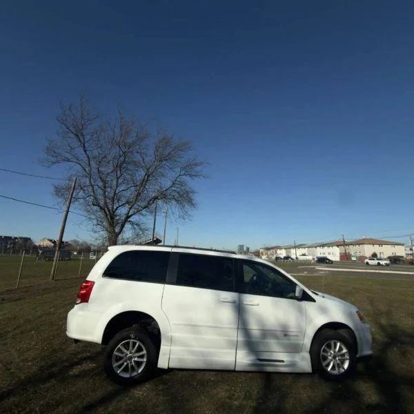 2014 Dodge Caravan - Image 10 of 12