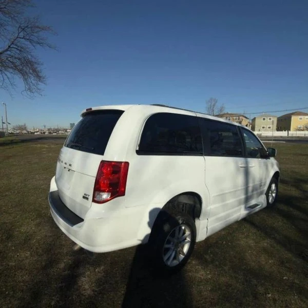 2014 Dodge Caravan - Image 6 of 12