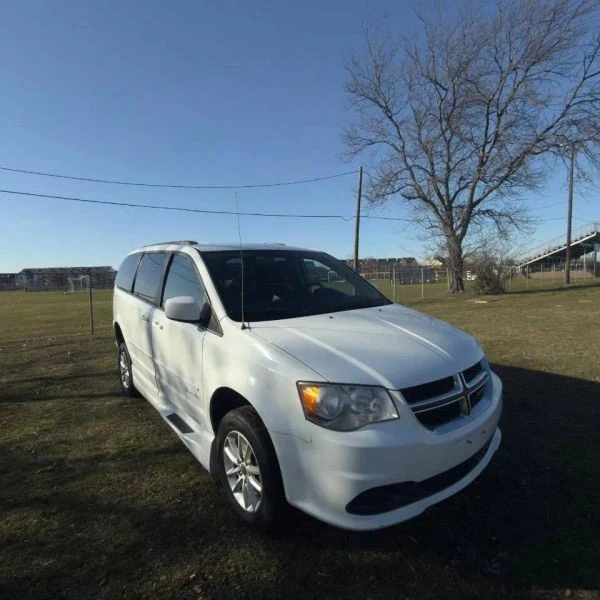 2014 Dodge Caravan - Image 7 of 12