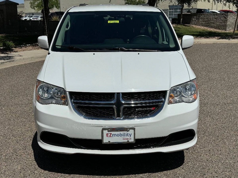 2014 Dodge Caravan - Image 2 of 15