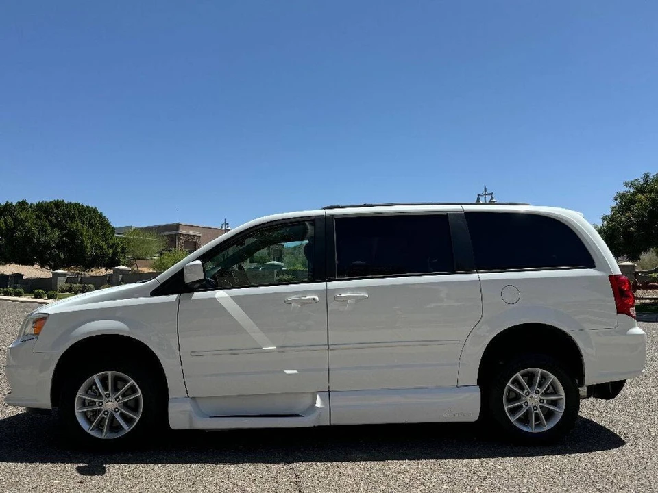 2014 Dodge Caravan - Image 8 of 15