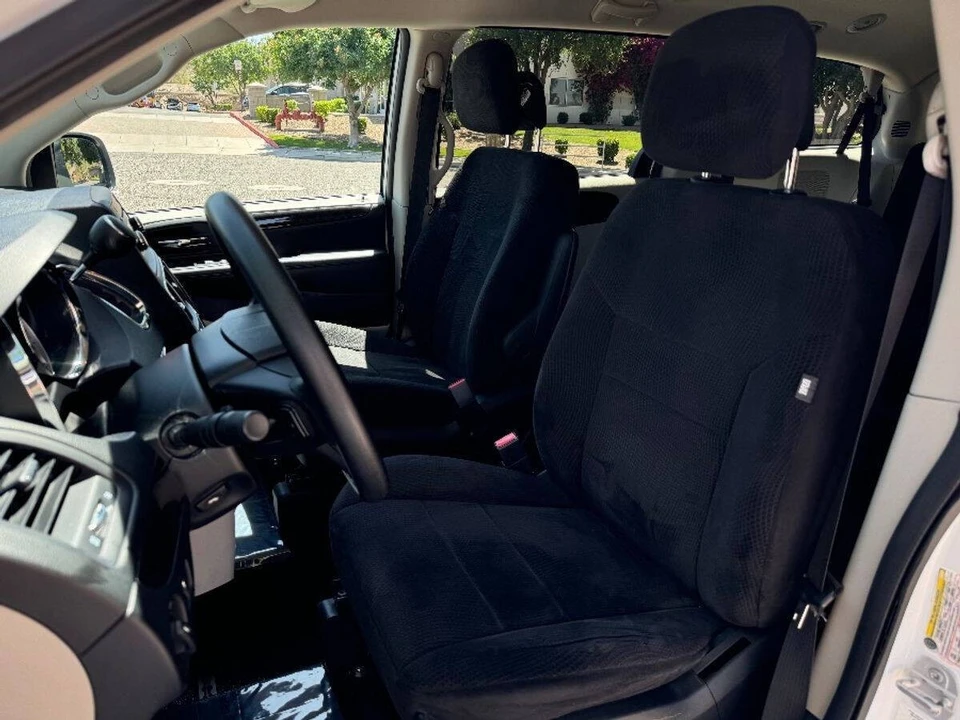 2014 Dodge Caravan - Image 10 of 15