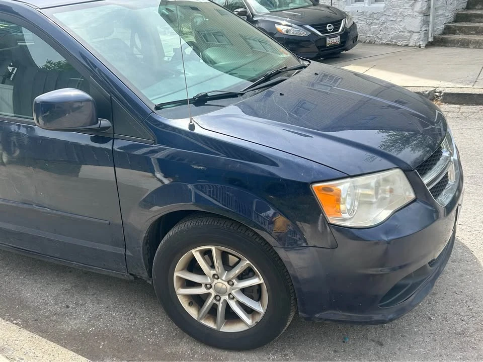 2014 Dodge Caravan - Image 11 of 14