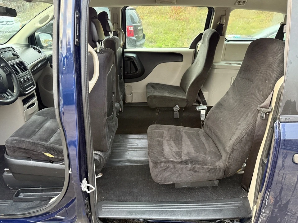 2014 Dodge Caravan - Image 17 of 20