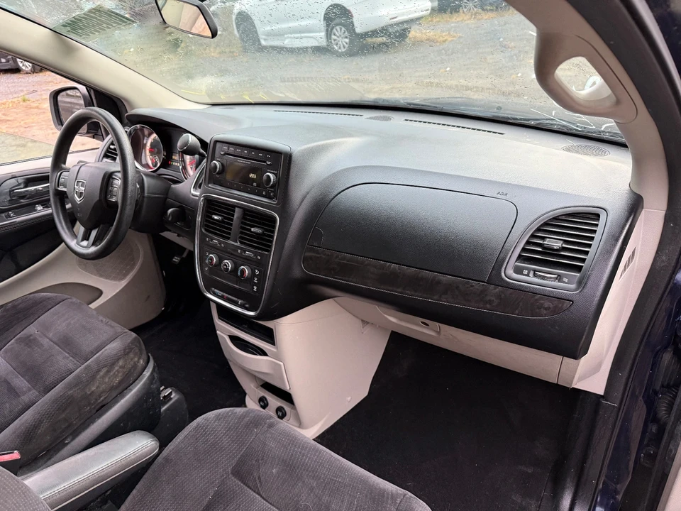 2014 Dodge Caravan - Image 13 of 20