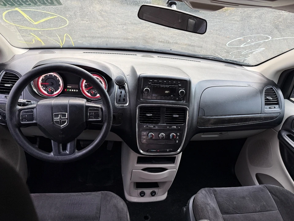 2014 Dodge Caravan - Image 12 of 20