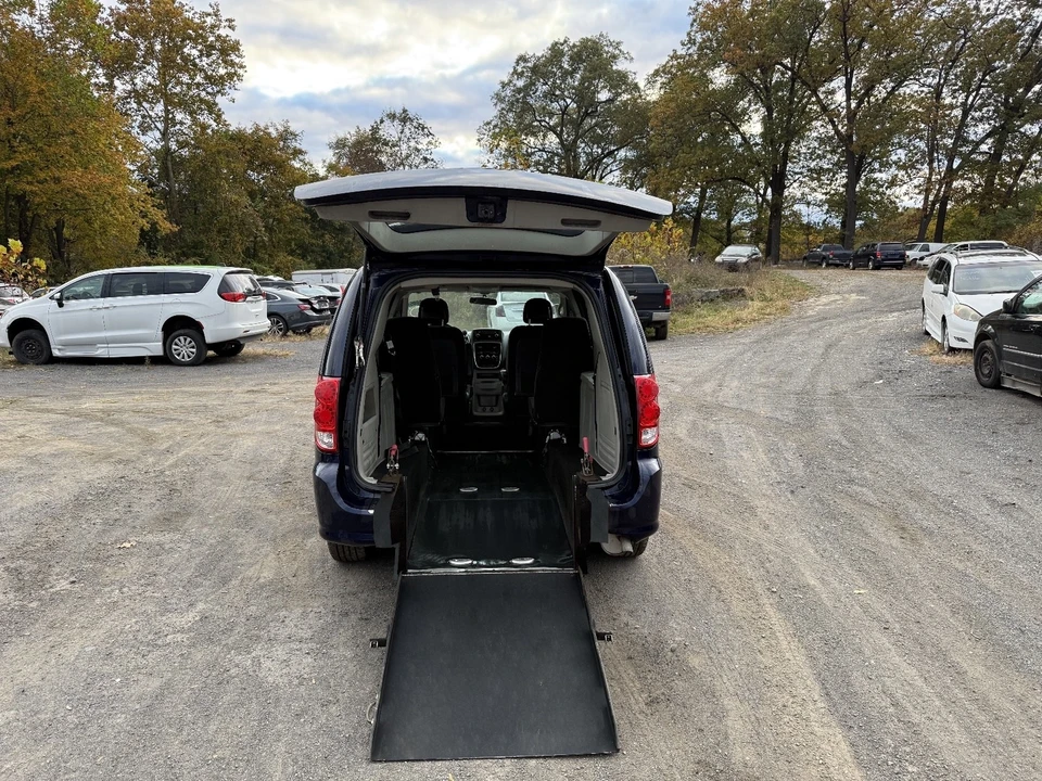 2014 Dodge Caravan - Image 18 of 20