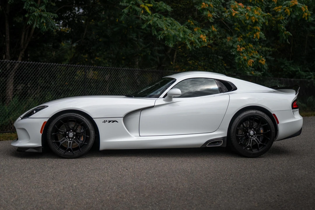 2014 Dodge Viper 5th Gen - Image 3 of 31