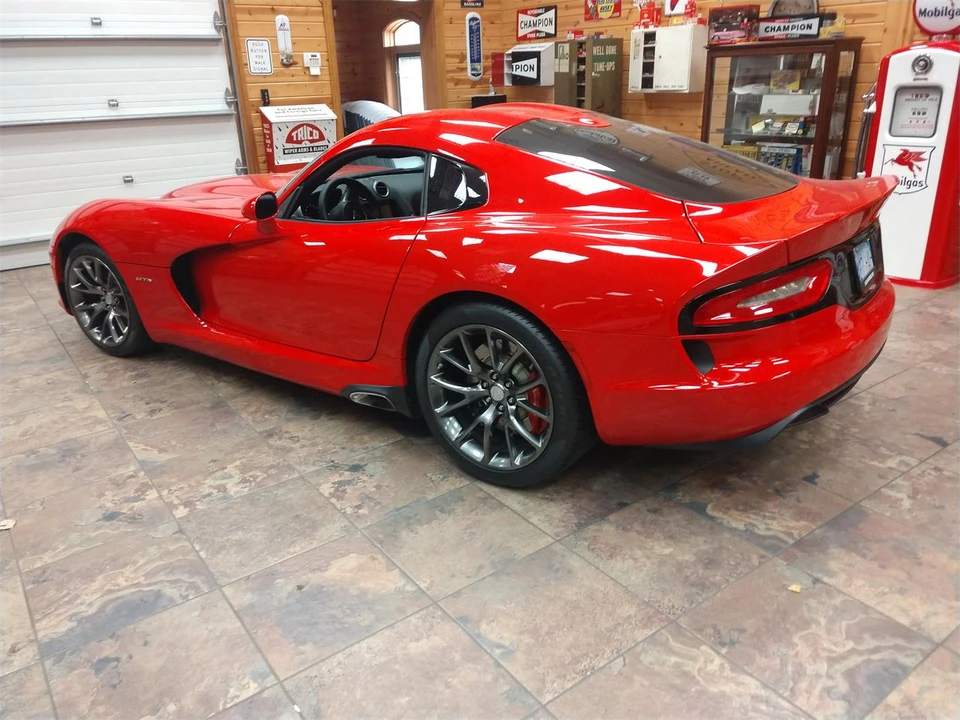 2014 Dodge Viper 5th Gen - Image 2 of 14