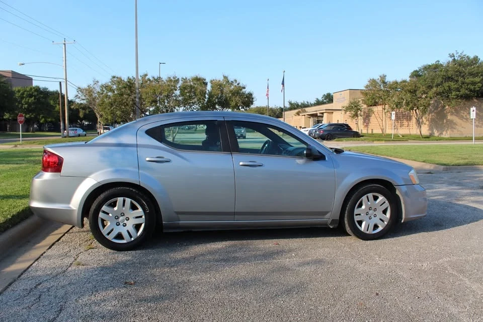 2014 Dodge Avenger Sedan - Image 7 of 16