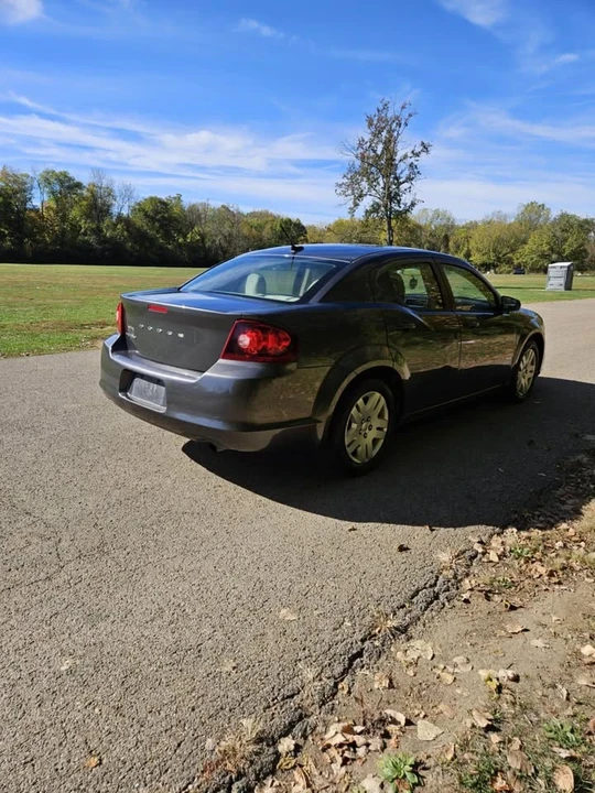 2014 Dodge Avenger Sedan - Image 5 of 10
