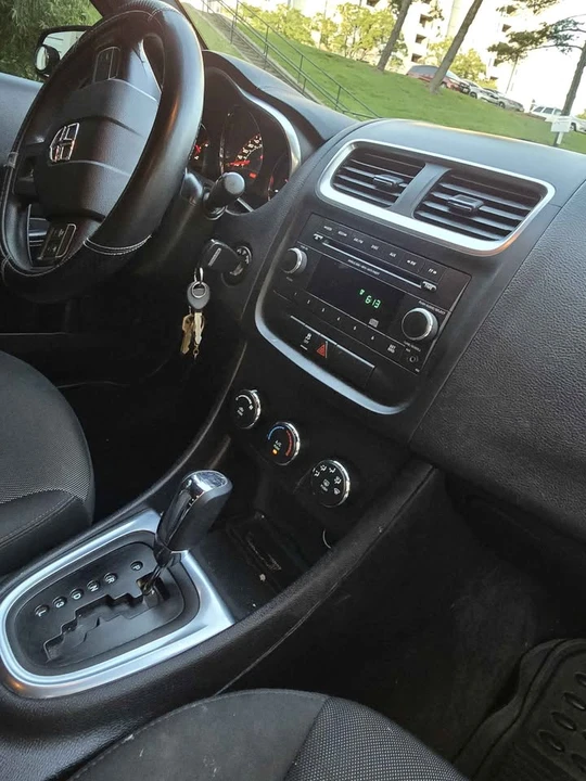 2014 Dodge Avenger Sedan - Image 4 of 4