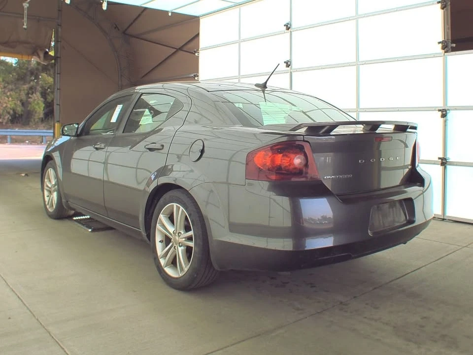 2014 Dodge Avenger Sedan - Image 4 of 5