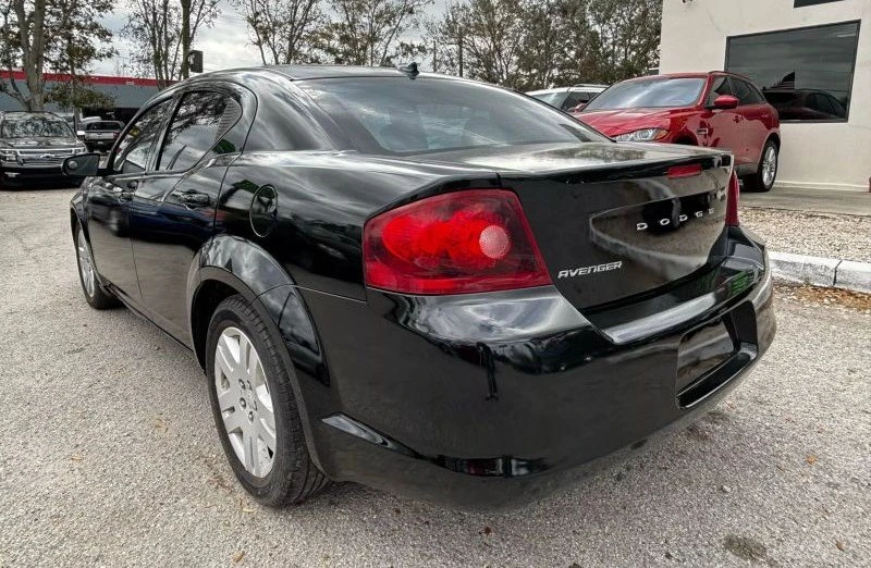 2014 Dodge Avenger Sedan - Image 6 of 10