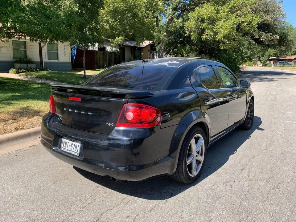 2014 Dodge Avenger Sedan - Image 6 of 10