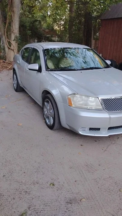 2014 Dodge Avenger Sedan - Image 2 of 4