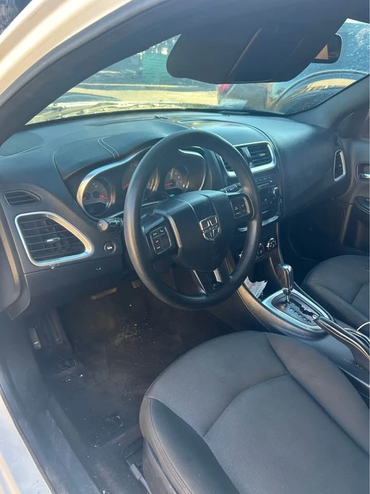2014 Dodge Avenger Sedan - Image 4 of 4