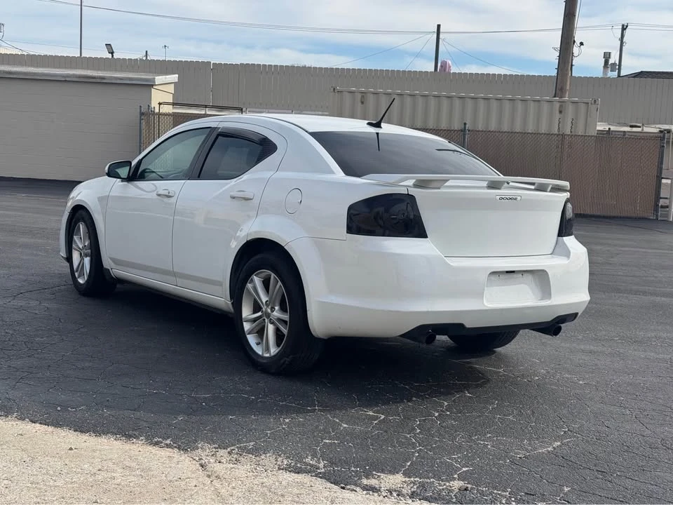 2012 Dodge Avenger Sedan - Image 9 of 15