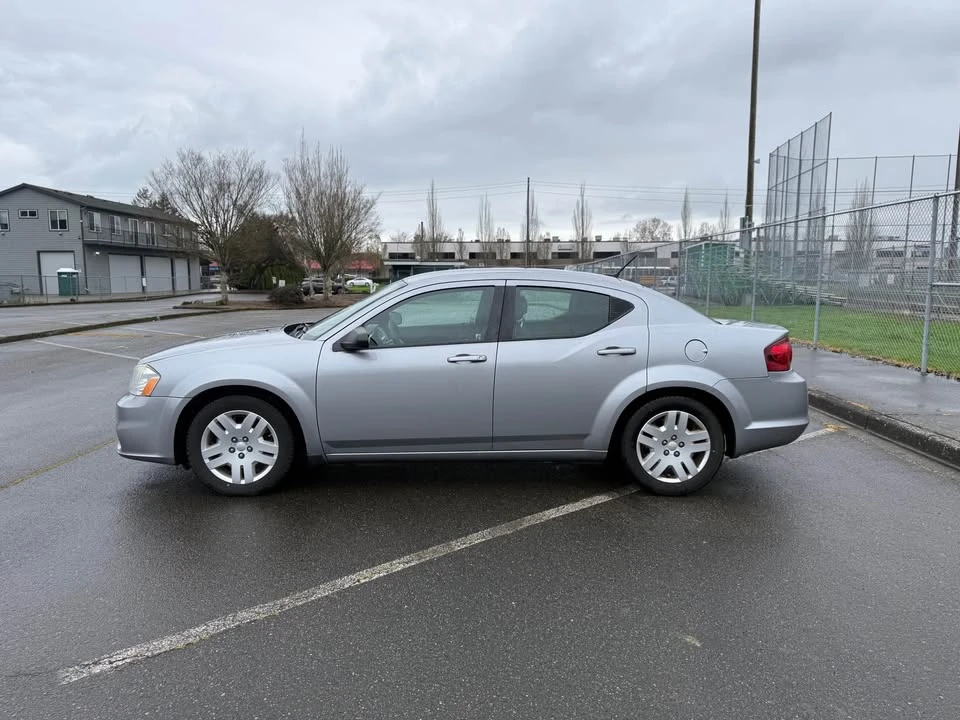2014 Dodge Avenger Sedan - Image 8 of 13