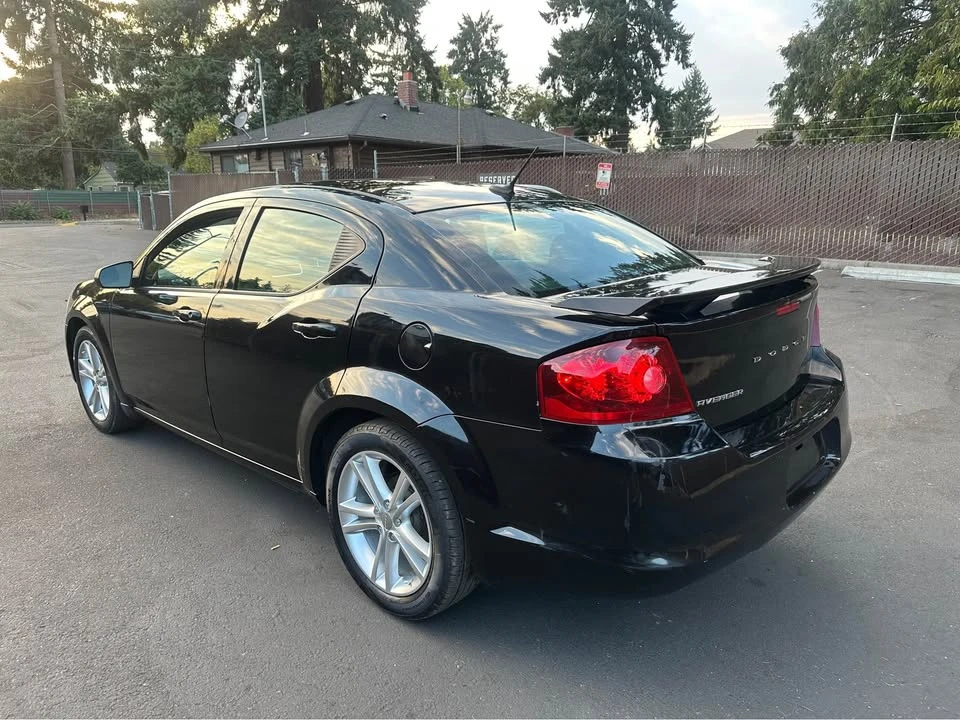2014 Dodge Avenger Sedan - Image 5 of 10