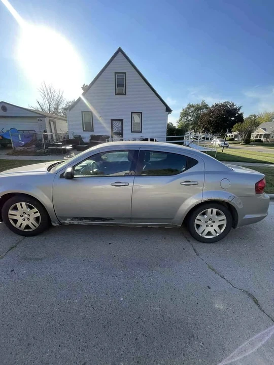 2014 Dodge Avenger Sedan - Image 2 of 3