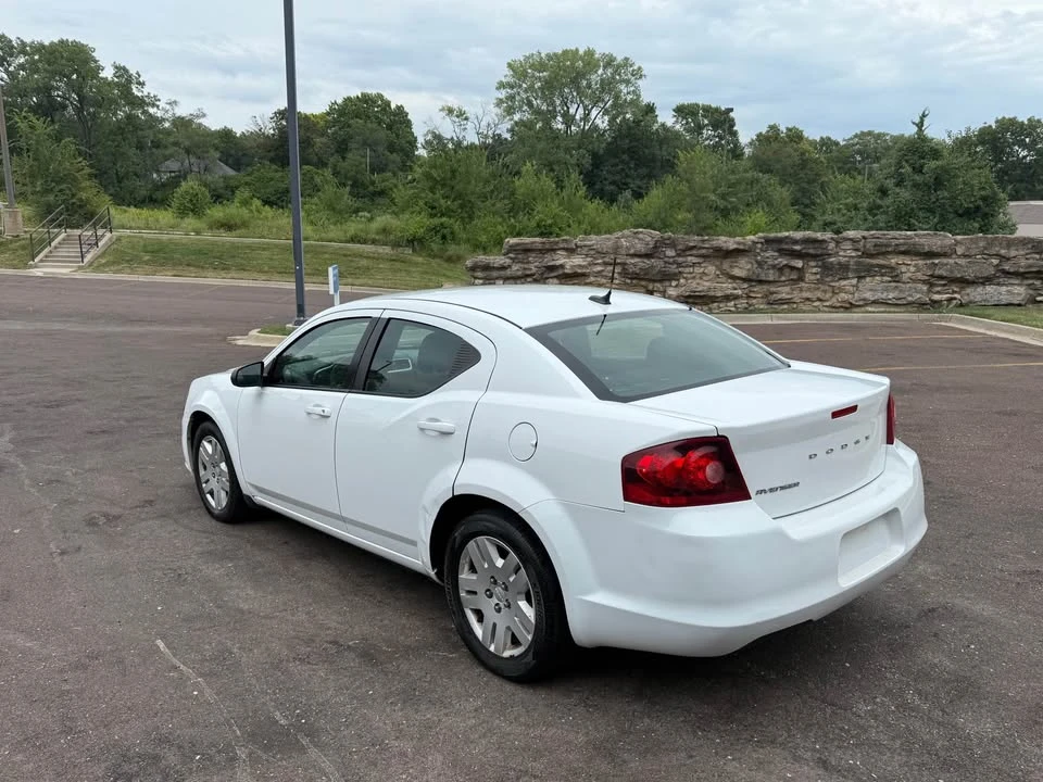 2014 Dodge Avenger Sedan - Image 8 of 20