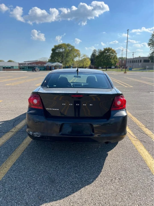 2014 Dodge Avenger Sedan - Image 2 of 12